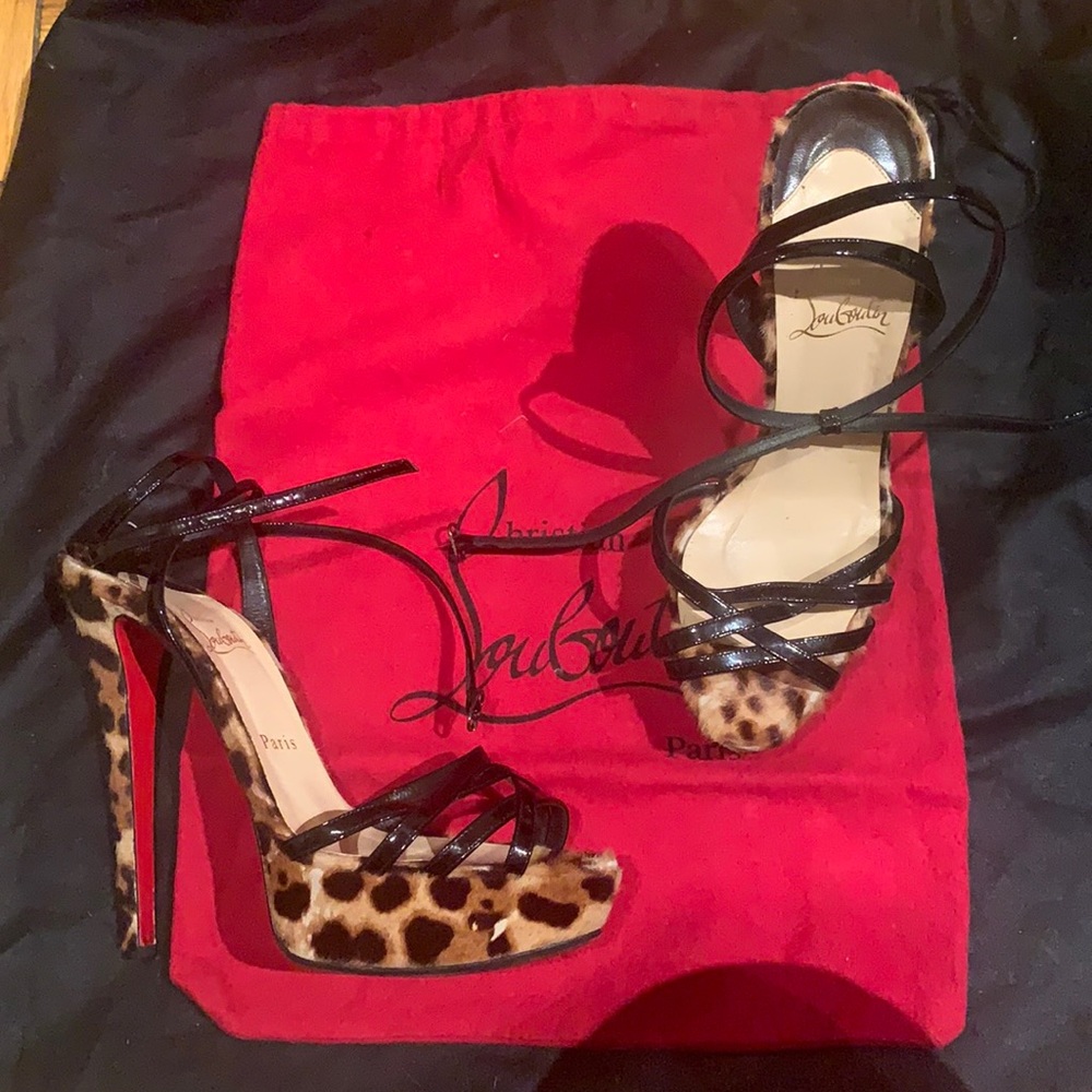 Christian Louboutin
patent pony hair leopard print passiflore 140 platform